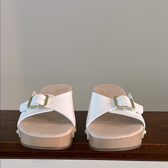 American Eagle Elegant White Mules with Gold Buckle. - Picture 3 of 13